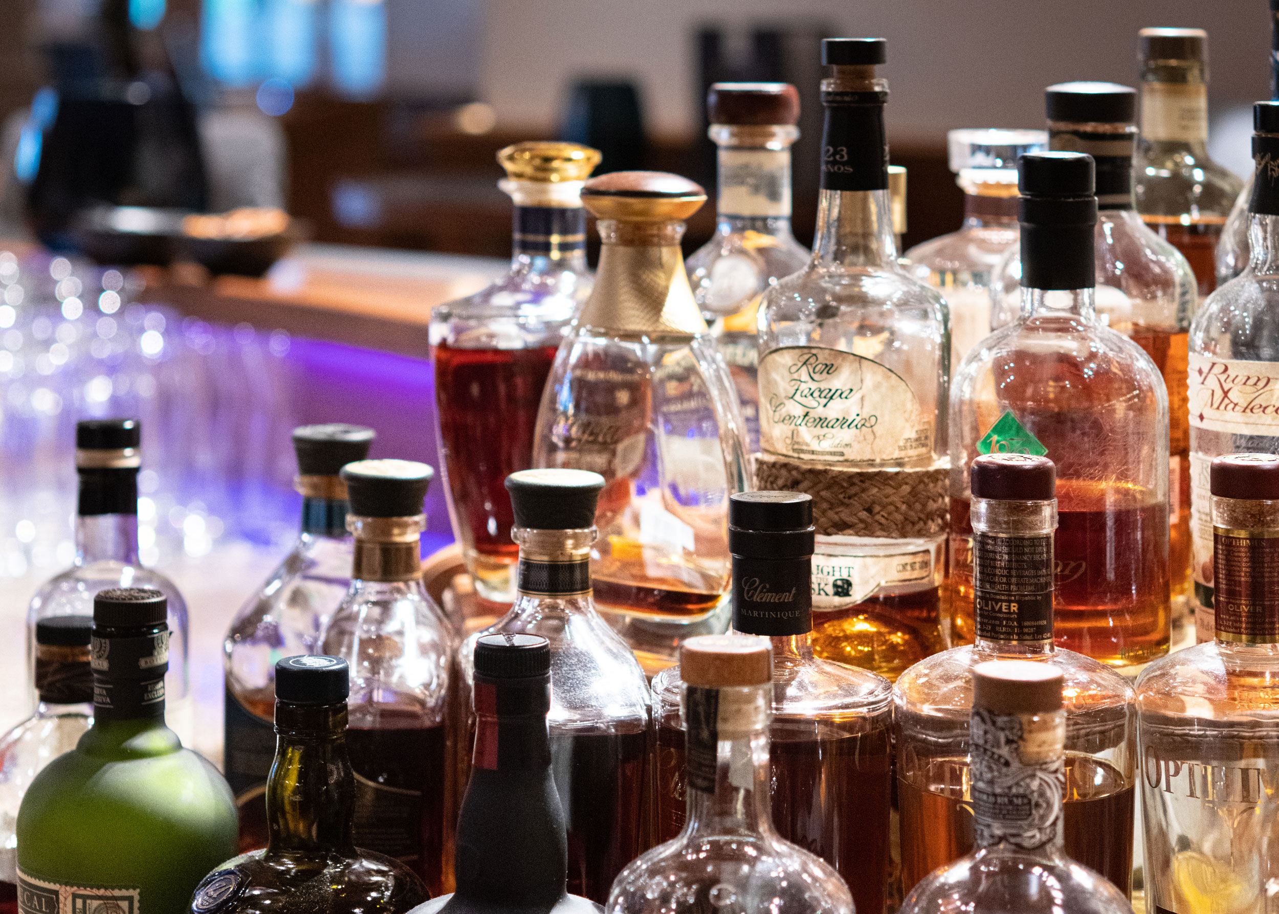 Spirituosen für mehr als 100 verschiedene Cocktails